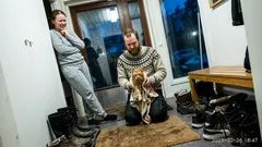 Lyhyt tarina: Marraskuun myrsky toi kuistille vieraan, jota ei pitänyt päästää sisään