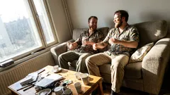 Tarina: Poikani salaisuus paljastui naapurille – ja seuraava puhelu yllätti minut