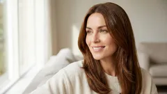 Salaisuus valita hiusten väri, joka tekee silmäsi erottuvat toisistaan.