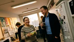 Lyhyt tarina: Yksi Chuck Norris -vitsi sai minut katsomaan kahvikupin yli peiliin