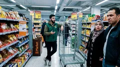 Lyhyt tarina: Asiakas kuiskasi jotain käytävällä – ja minä hymyilin vain