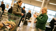 Lyhyt tarina: Yksi kysymys kassalla muutti koko ruuhkavuoron tunnelman