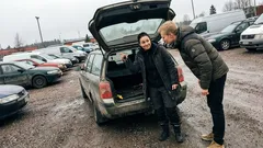 Lyhyt tarina: Autoliikkeessä minulle esiteltiin vain yksi yksityiskohta