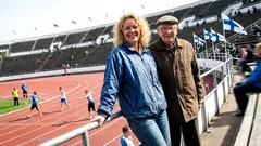 Tositarina: Vasta bussissa tajusin, millaiselle vitsille me tytöt nauroimme