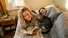 Pikku tarina: Marraskuinen ilta oli rauhallinen, kunnes sängyssä tapahtui jotain outoa