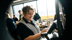 Tositarina: Joulukuinen asiakas sai minut kassalla pidättelemään kyyneliäni