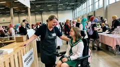 Lyhyt tarina: Messukeskuksen kojulla yksi cosplay sai minut nielaisemaan kahdesti