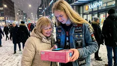 Tarina: Jouluruuhkassa mummi kuiskasi kysymyksen — ja pyysi yllättävän vaihdon