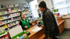 Lyhyt tarina: Apteekissa yksi ääni nousi – ja sitten pieni asiakas sanoi jotain